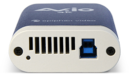 av.io 4K的底部，显示USB 3输入